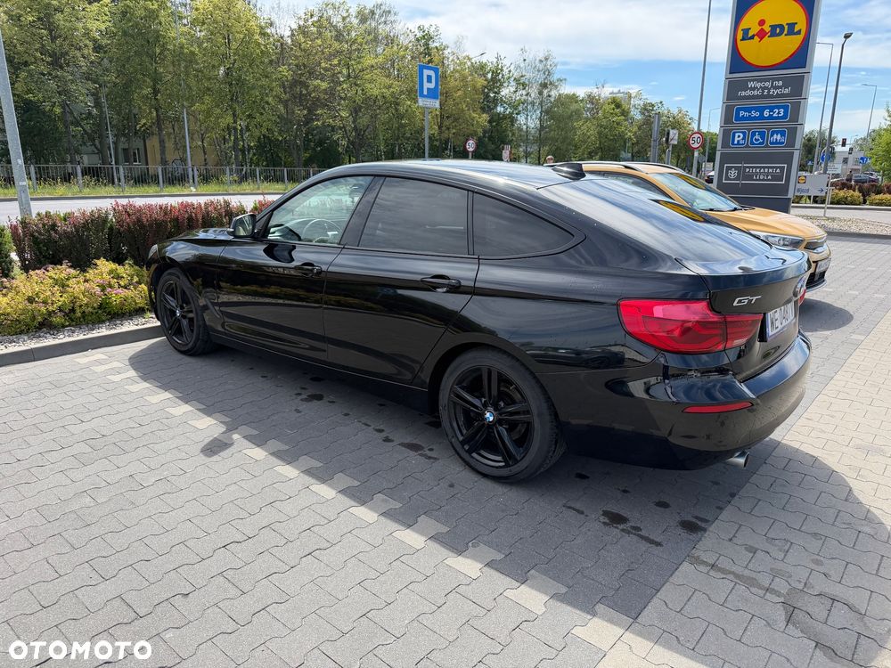 BMW Seria 3 318d Sport Line - 16