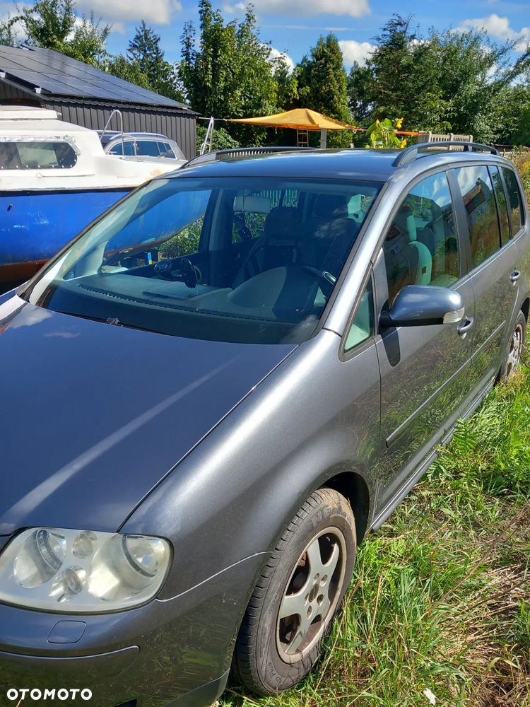Volkswagen Touran 2.0 TDI DPF BlueMotion Technology DSG Cup - 3