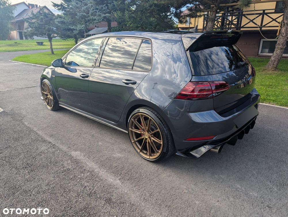 Volkswagen Golf - 6