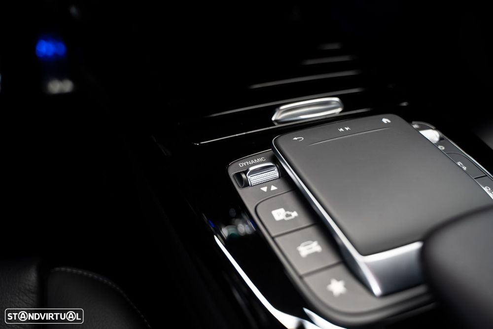 Mercedes-Benz A 250 e AMG Line - 41