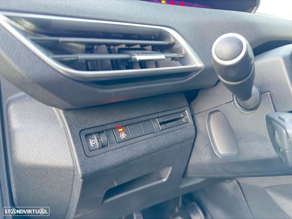 Peugeot 3008 1.5 BlueHDi Allure - 23