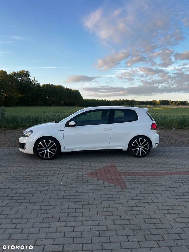 Volkswagen Golf - 6