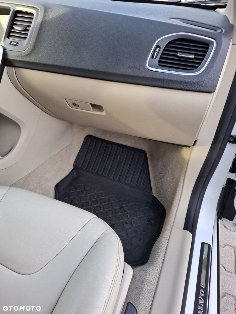 Volvo V60 D4 Drive-E Momentum - 15