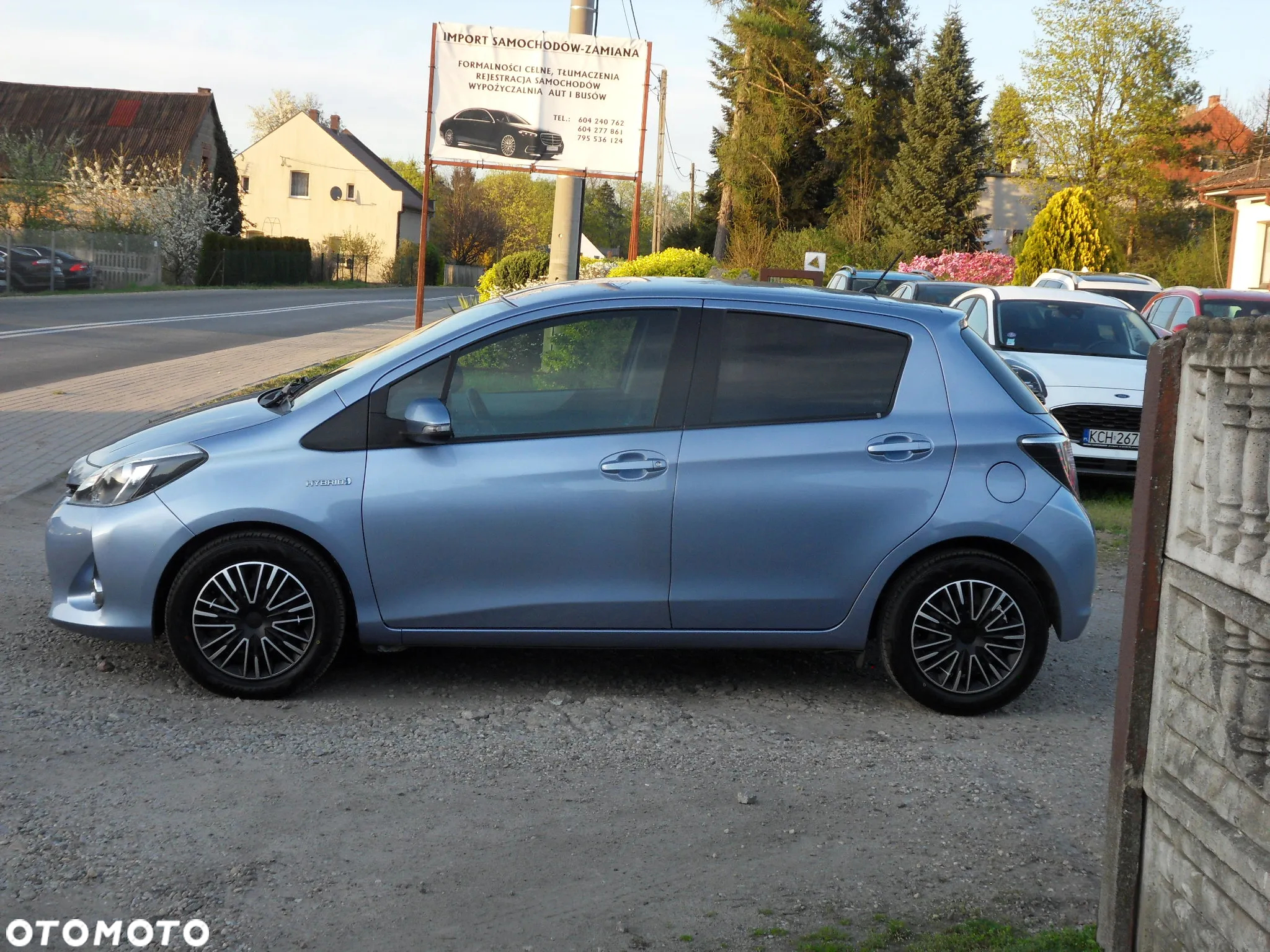 Toyota Yaris Hybrid 100 Premium - 2