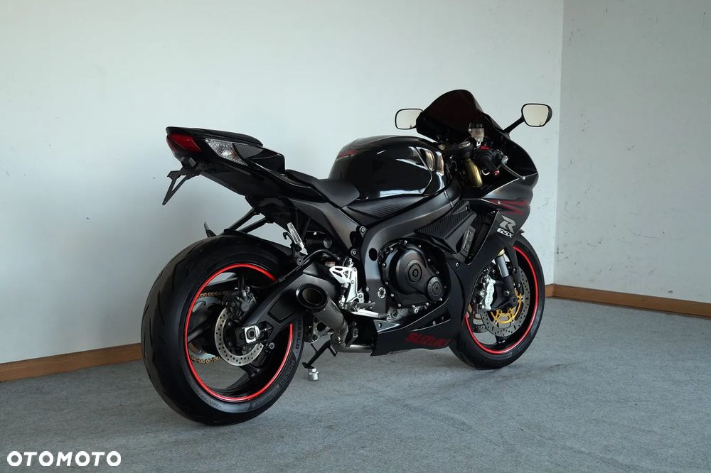 Suzuki GSX-R - 6