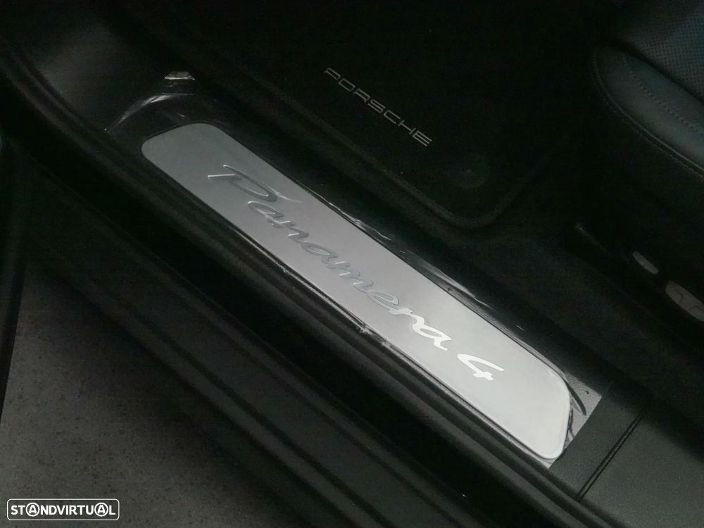 Porsche Panamera - 35