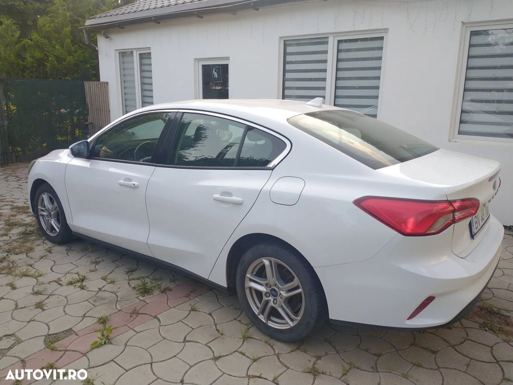 Ford Focus 1.0 EcoBoost Trend - 8