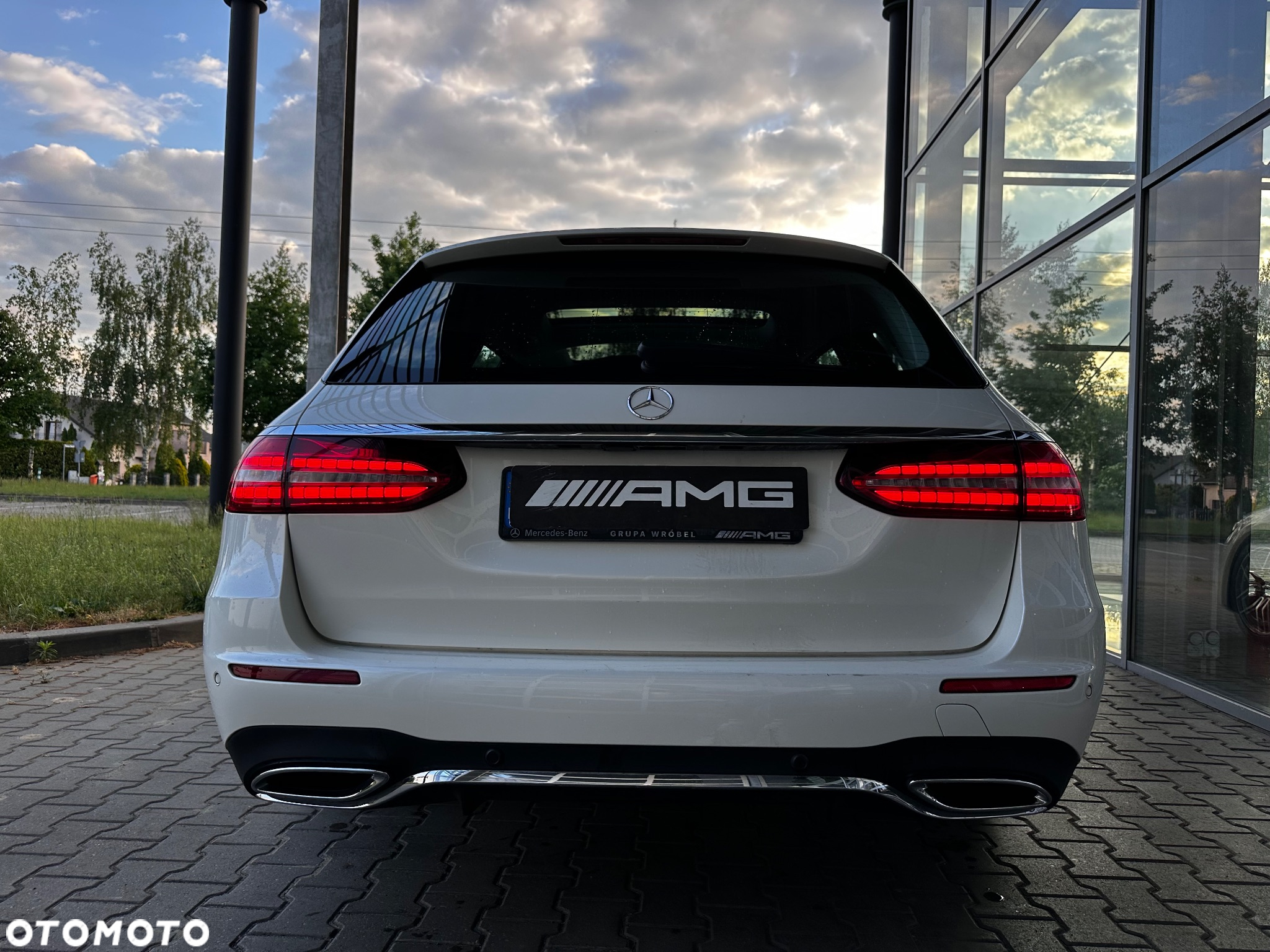 Mercedes-Benz Klasa E 220 d 4-Matic AMG/Avantgarde - 31