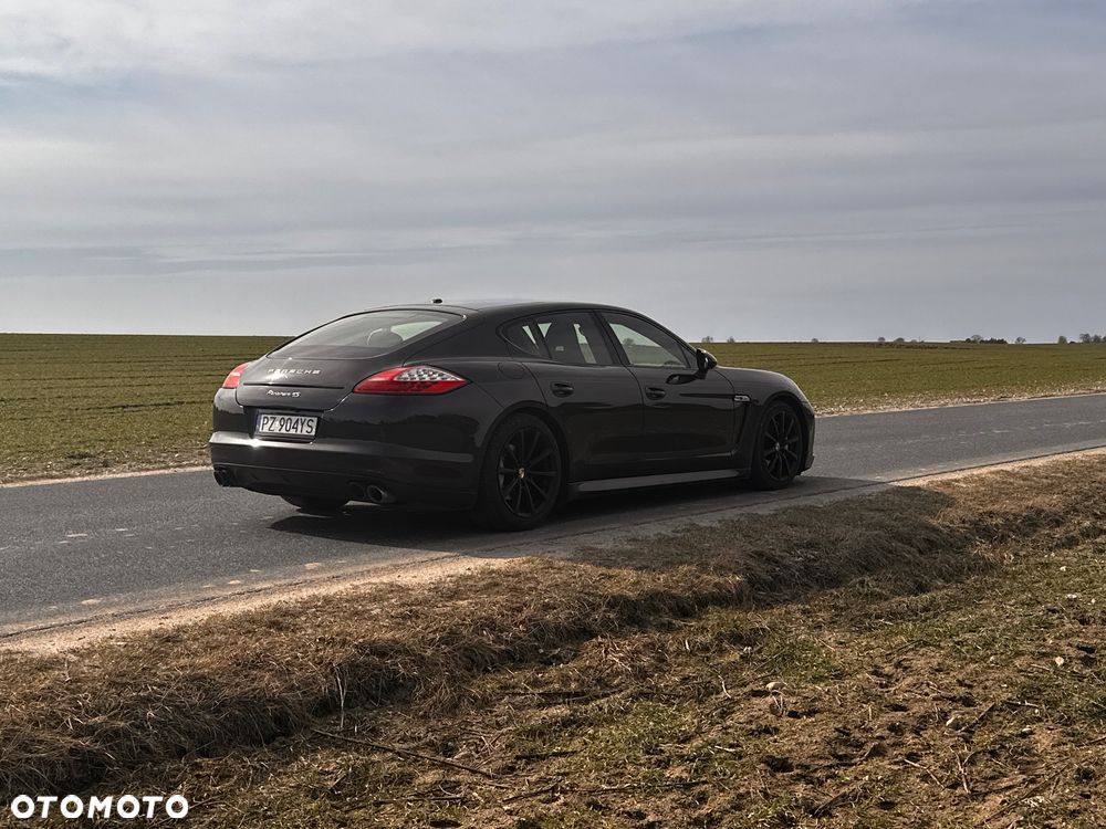 Porsche Panamera 4S - 5