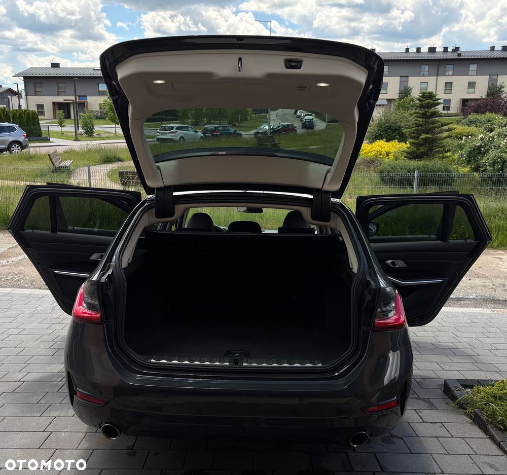 BMW Seria 3 320d Sport Line Shadow - 8