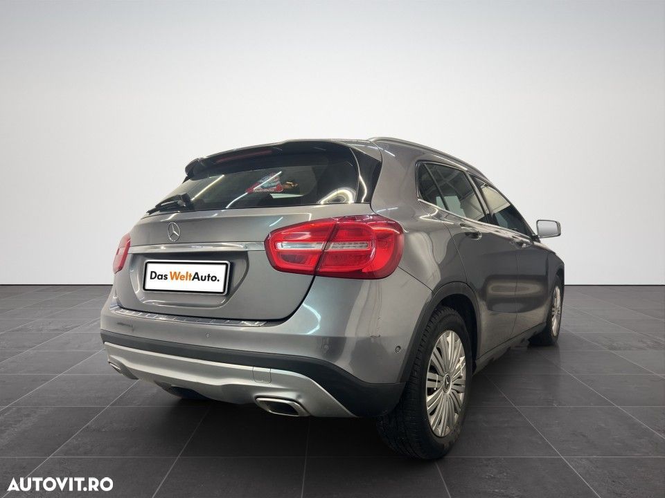 Mercedes-Benz GLA - 5