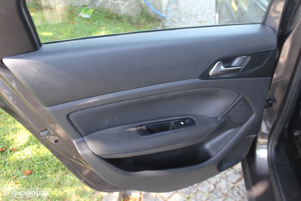 Peugeot 308 1.6 HDi Executive CVM6 - 20