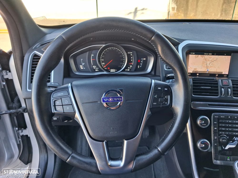 Volvo XC 60 2.0 D4 Momentum Plus Geartronic - 10