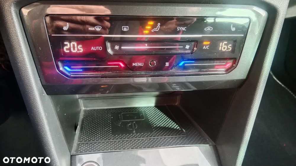 Volkswagen Tiguan - 19
