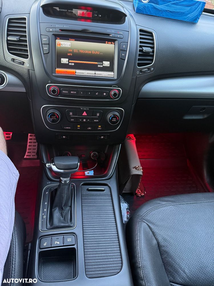 Kia Sorento 2.2 DSL 4x4 Aut. Classic - 14