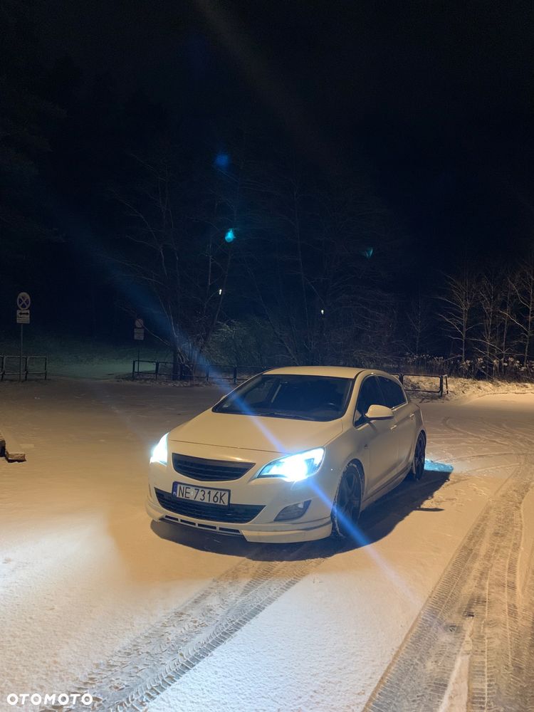Opel Astra 1.6 Turbo - 19