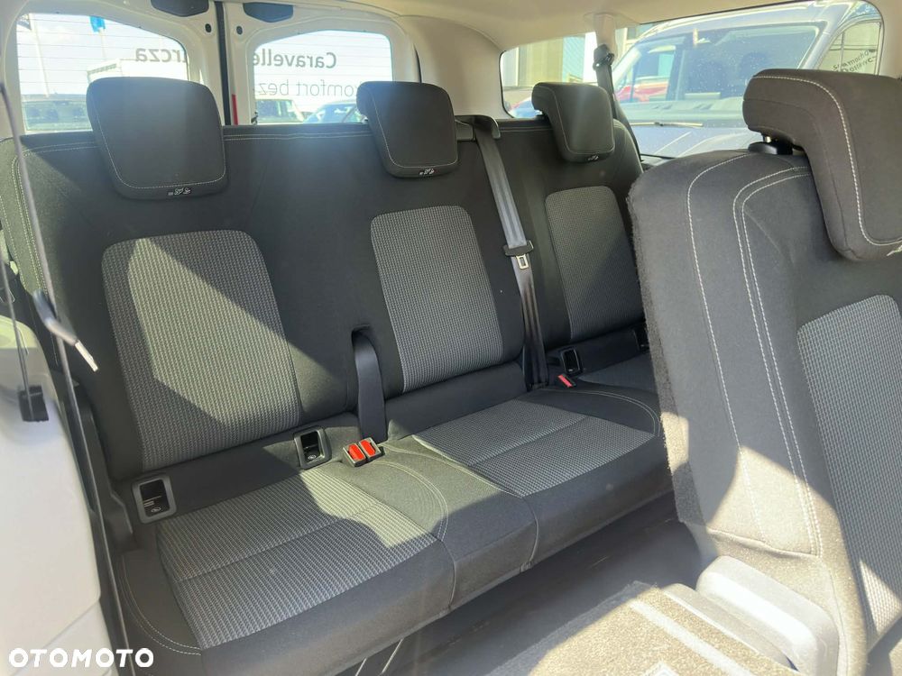 Volkswagen Caravelle - 16