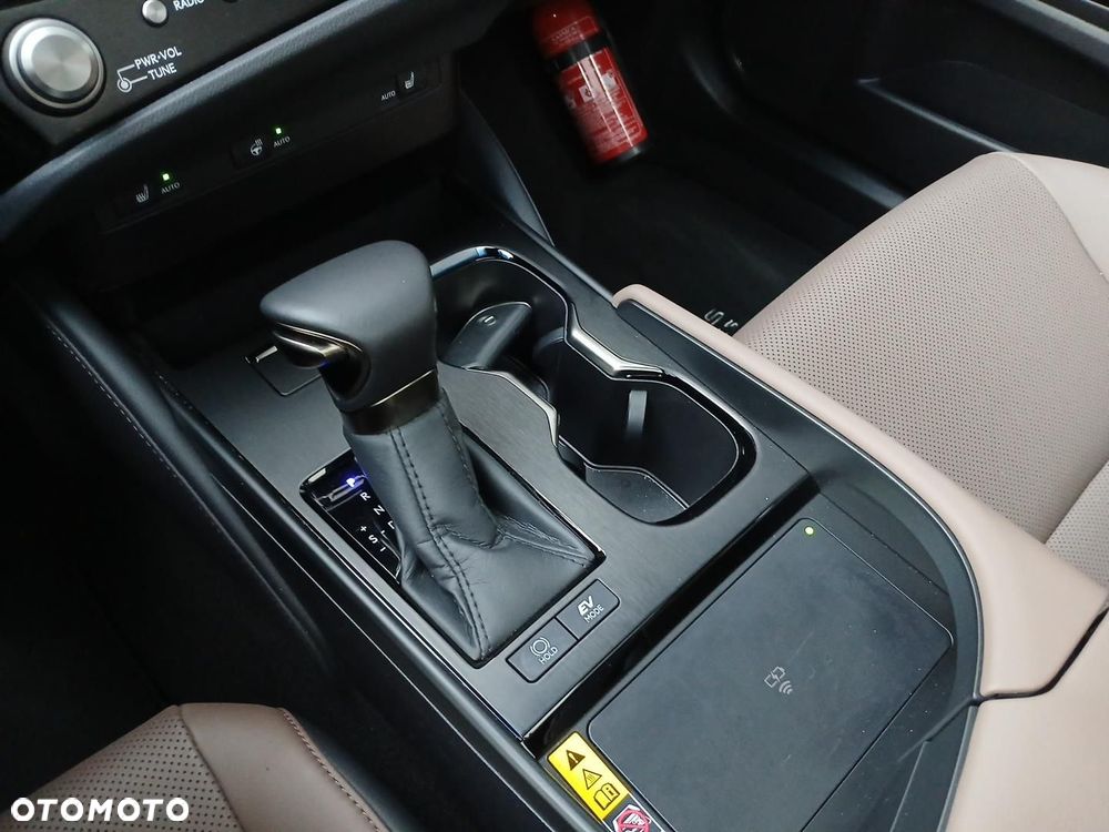 Lexus ES 300h Business Edition - 20