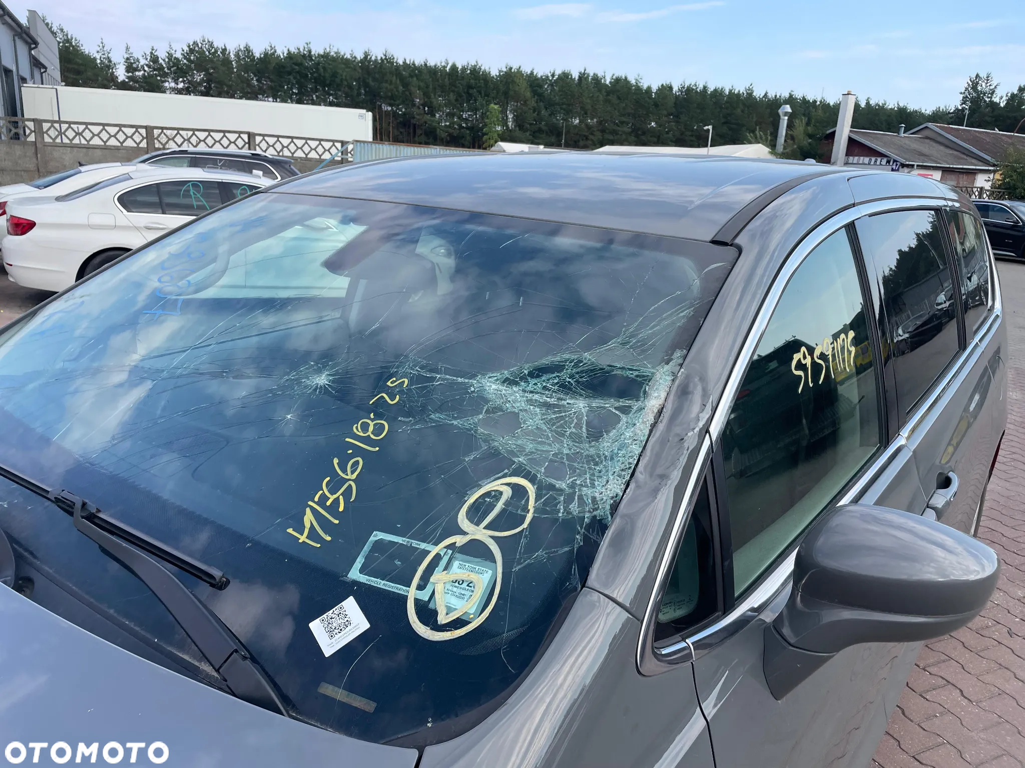 Chrysler Pacifica - 16