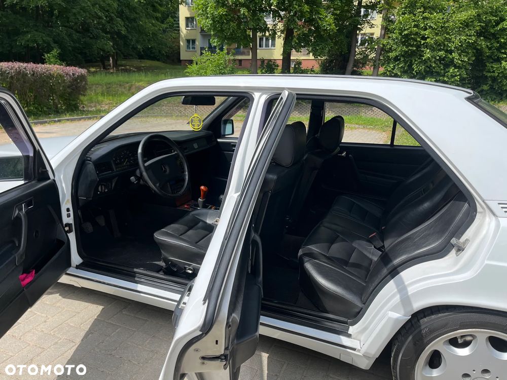Mercedes-Benz W201 (190) - 8