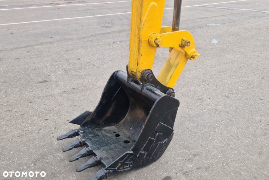 JCB 8056 - 10