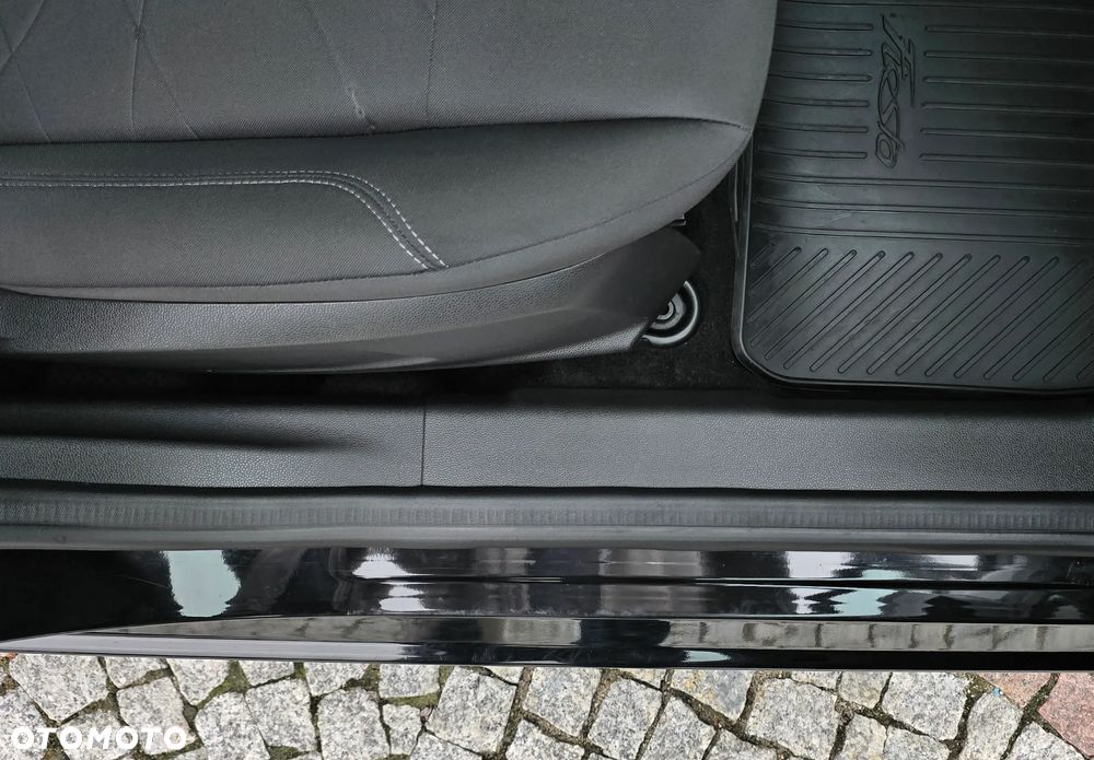 Ford Fiesta 1.0 EcoBoost Titanium - 19