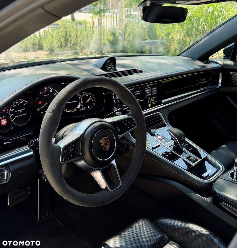 Porsche Panamera 4 E-Hybrid 10 Years Edition - 27