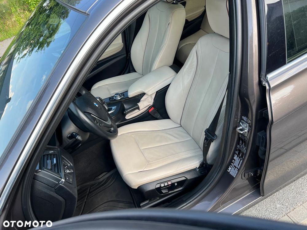 BMW Seria 3 328i Luxury Line - 8