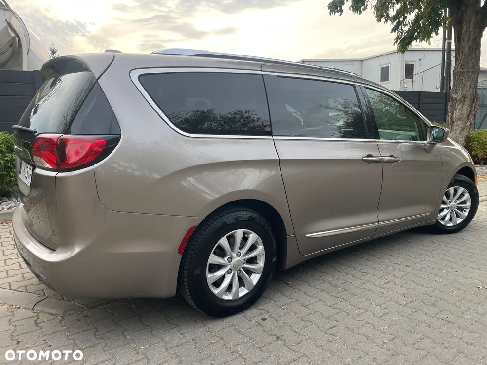Chrysler Pacifica 2018 photo 5