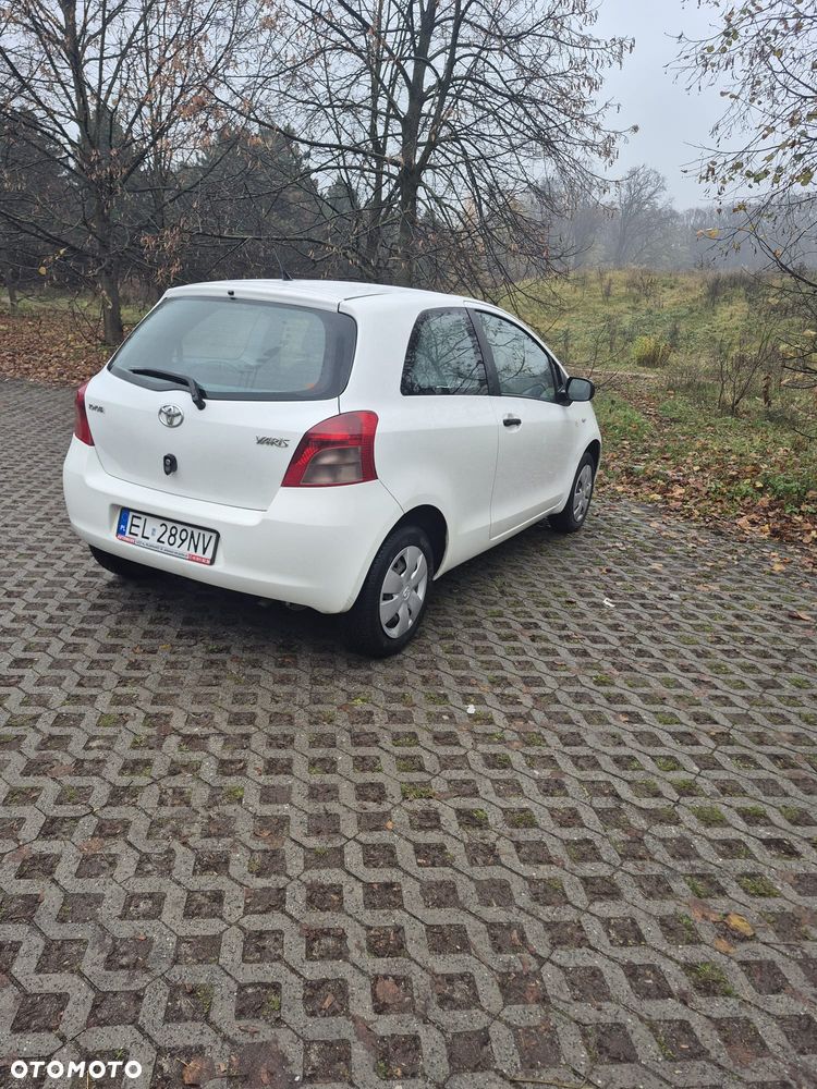 Toyota Yaris 1.0 Terra A/C - 4