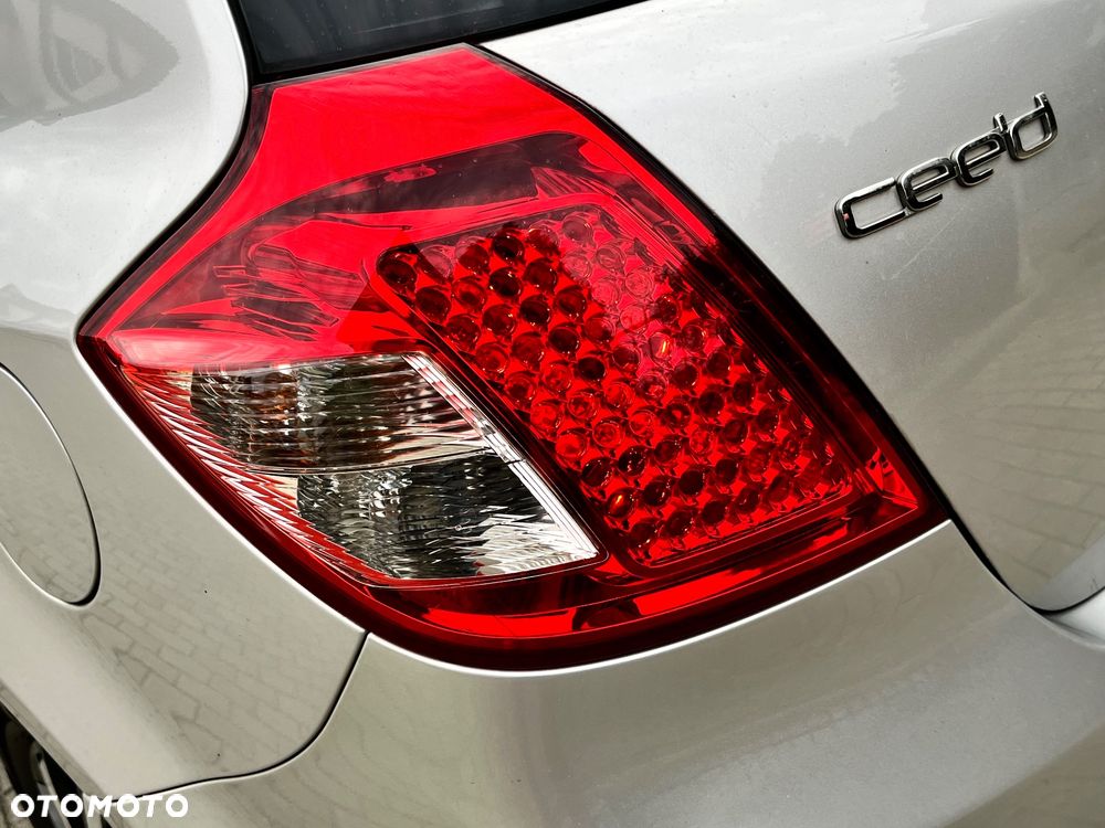 Kia Ceed 1.4 CVVT Attract - 33
