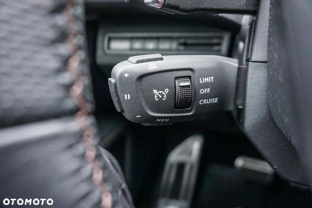 Peugeot 5008 1.2 PureTech mHEV GT S&S e-DCS6 - 14
