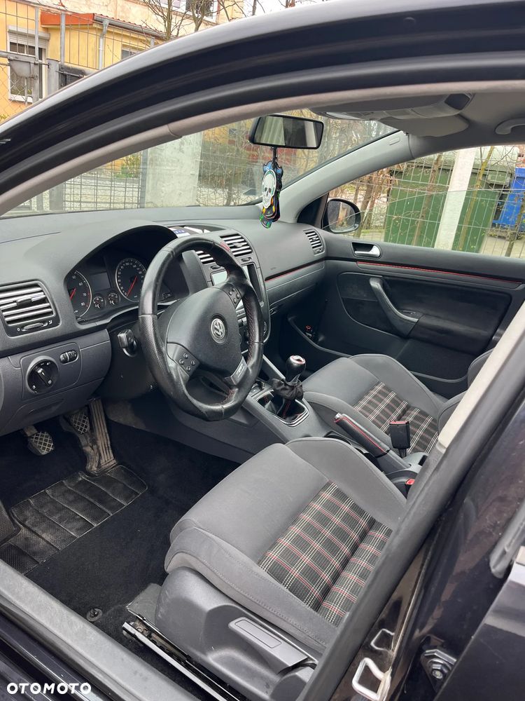 Volkswagen Golf 1.6 Q-Line - 16