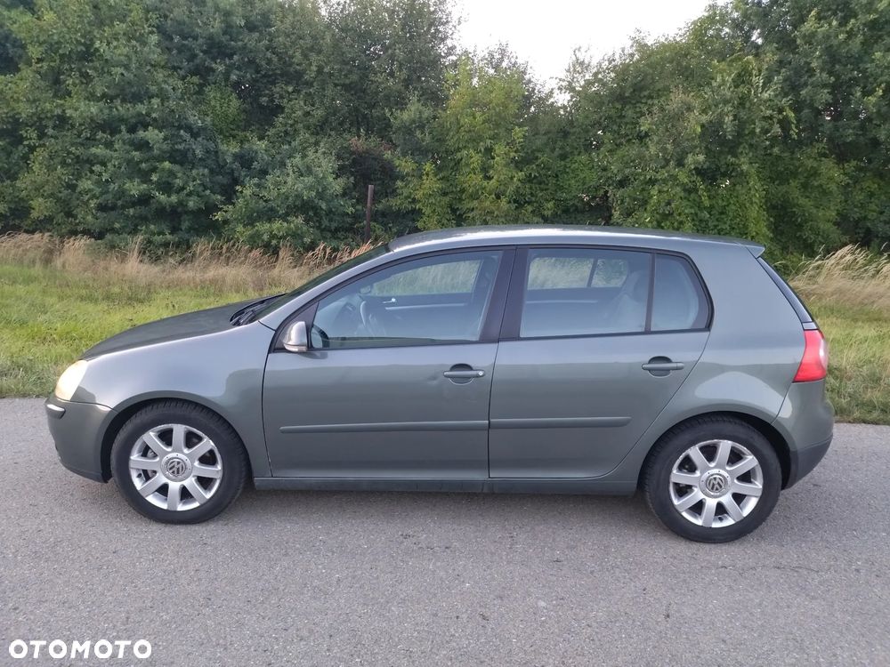 Volkswagen Golf 1.6 FSI Comfortline - 3
