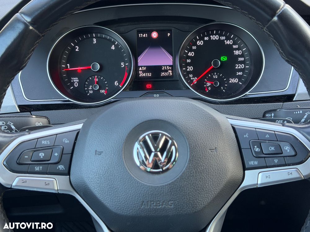 Volkswagen Passat 2.0 TDI SCR DSG Business - 37