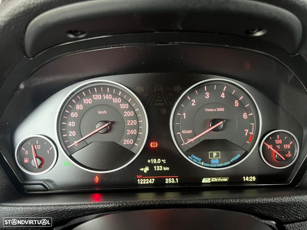 BMW 330 - 18