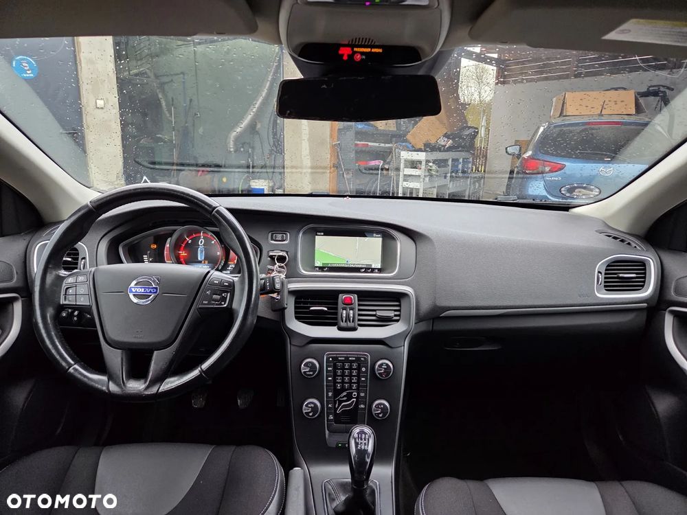 Volvo V40 D2 - 9