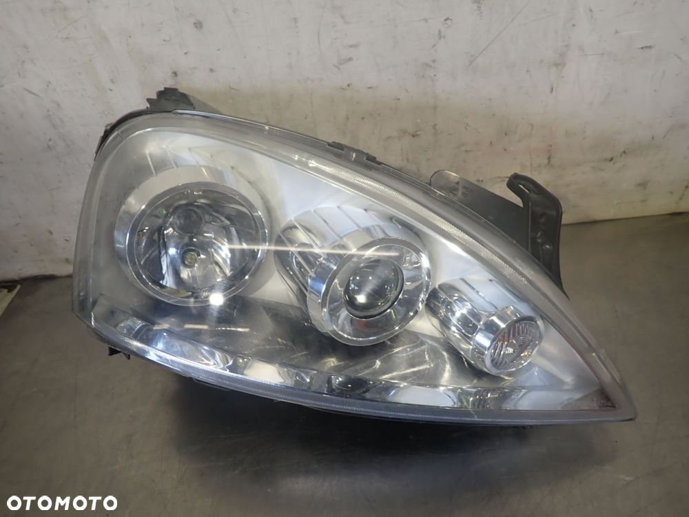 LAMPA PRAWA PRZEDNIA OPEL CORSA C - 1