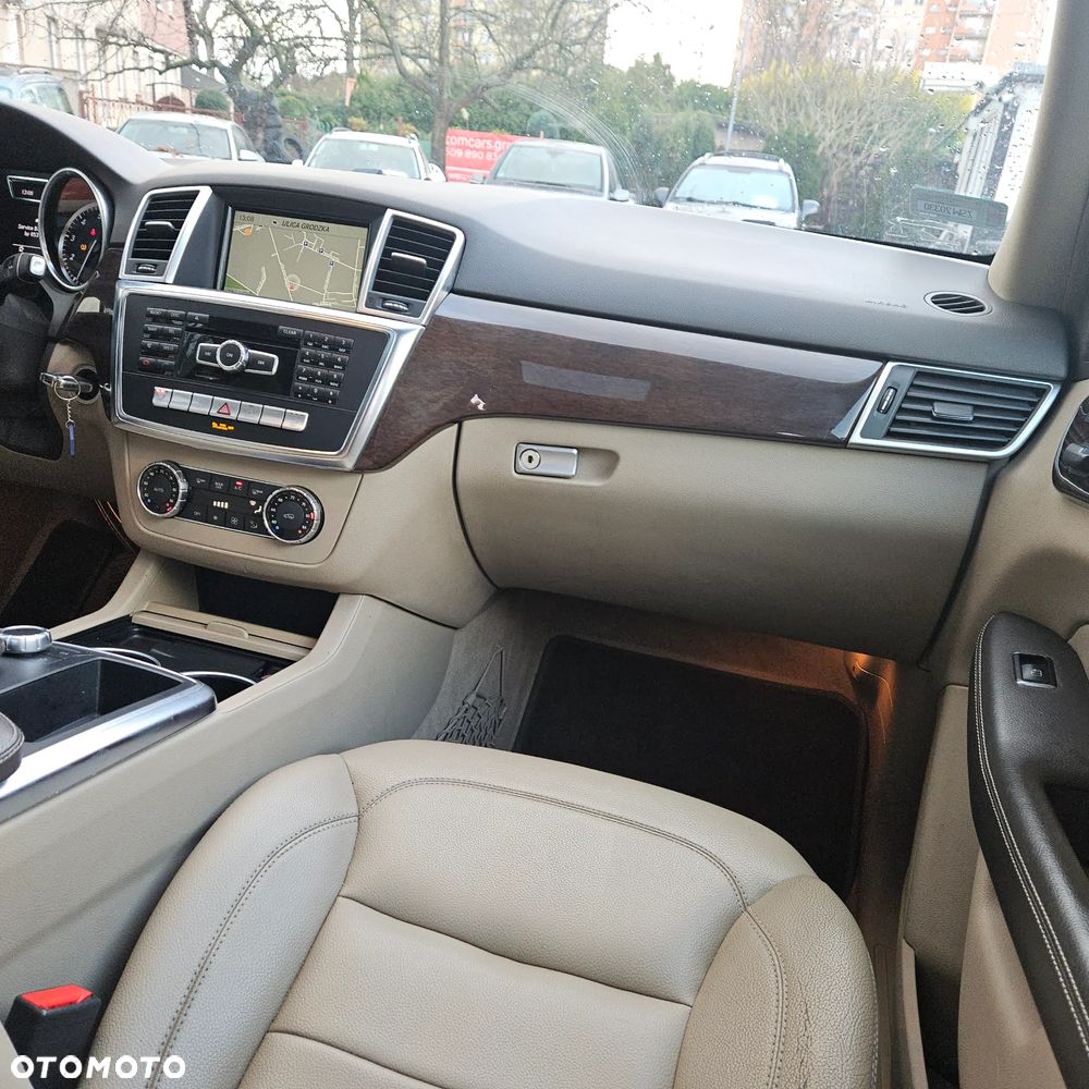 Mercedes-Benz ML 350 4MATIC BlueEFFICIENCY 7G-TRONIC Edition 1 - 26