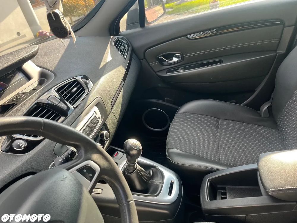 Renault Scenic ENERGY TCe 115 Bose Edition - 10