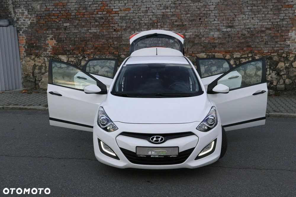 Hyundai i30 1.4 Fifa World Cup Edition - 10