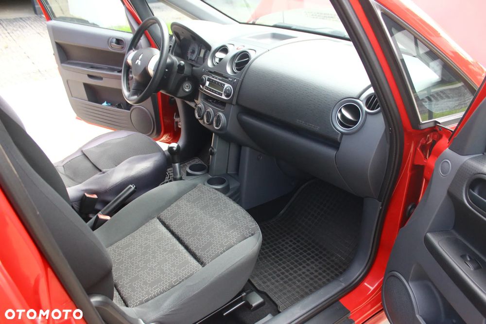 Mitsubishi Colt 1.3 Inform - 13
