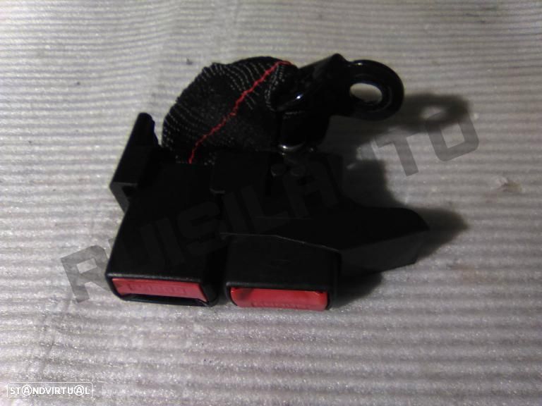 Encaixe De Cinto Trás Meio  Renault Clio Iii [2005_2014] 1.5 Dc - 1