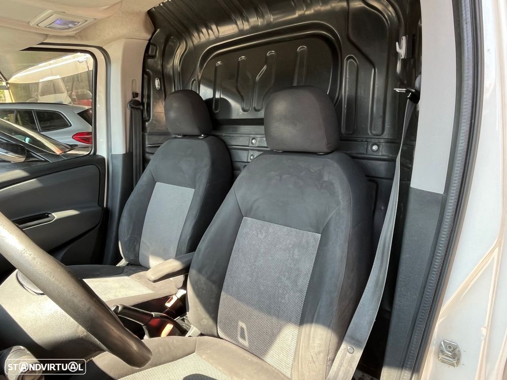 Fiat Doblo Outro - 17