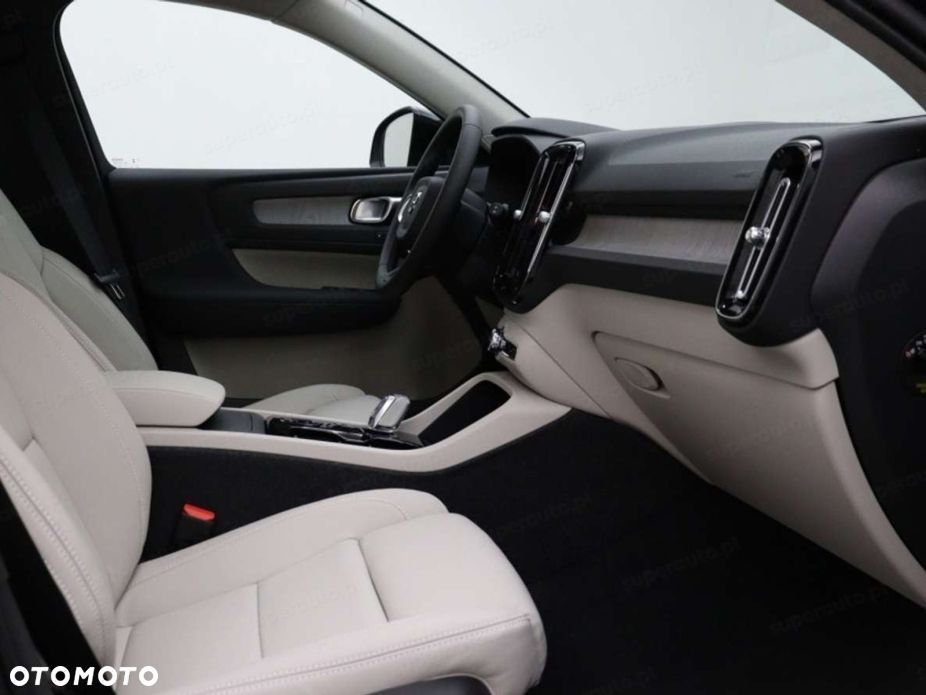 Volvo XC 40 - 22