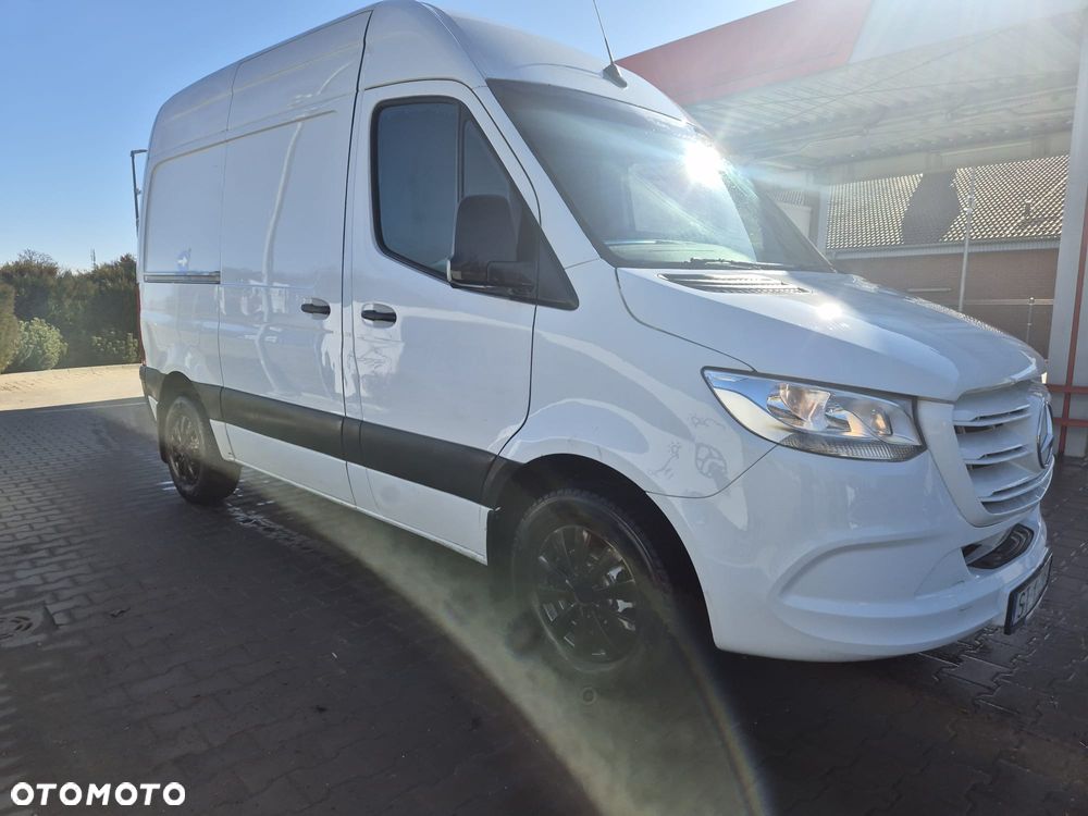 Mercedes-Benz Sprinter - 1