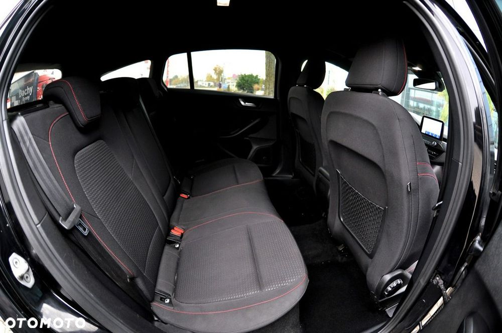 Ford Focus 1.5 EcoBlue Start-Stopp-System ST-LINE DESIGN - 20