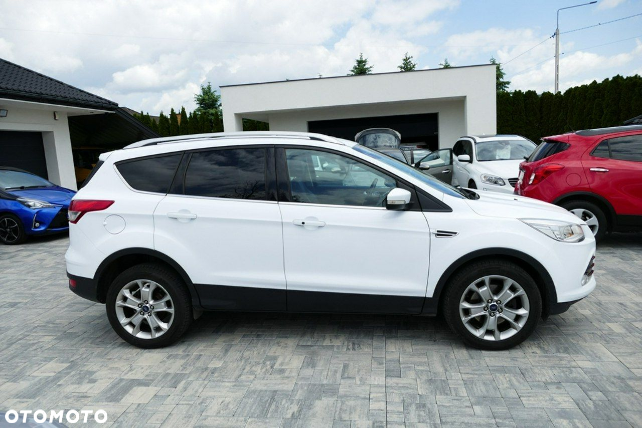 Ford Kuga 2.0 TDCi 2x4 Titanium - 14