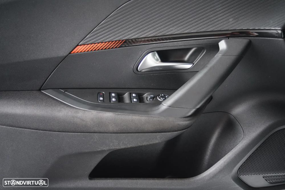 Peugeot 2008 PureTech 130 EAT8 Allure - 55