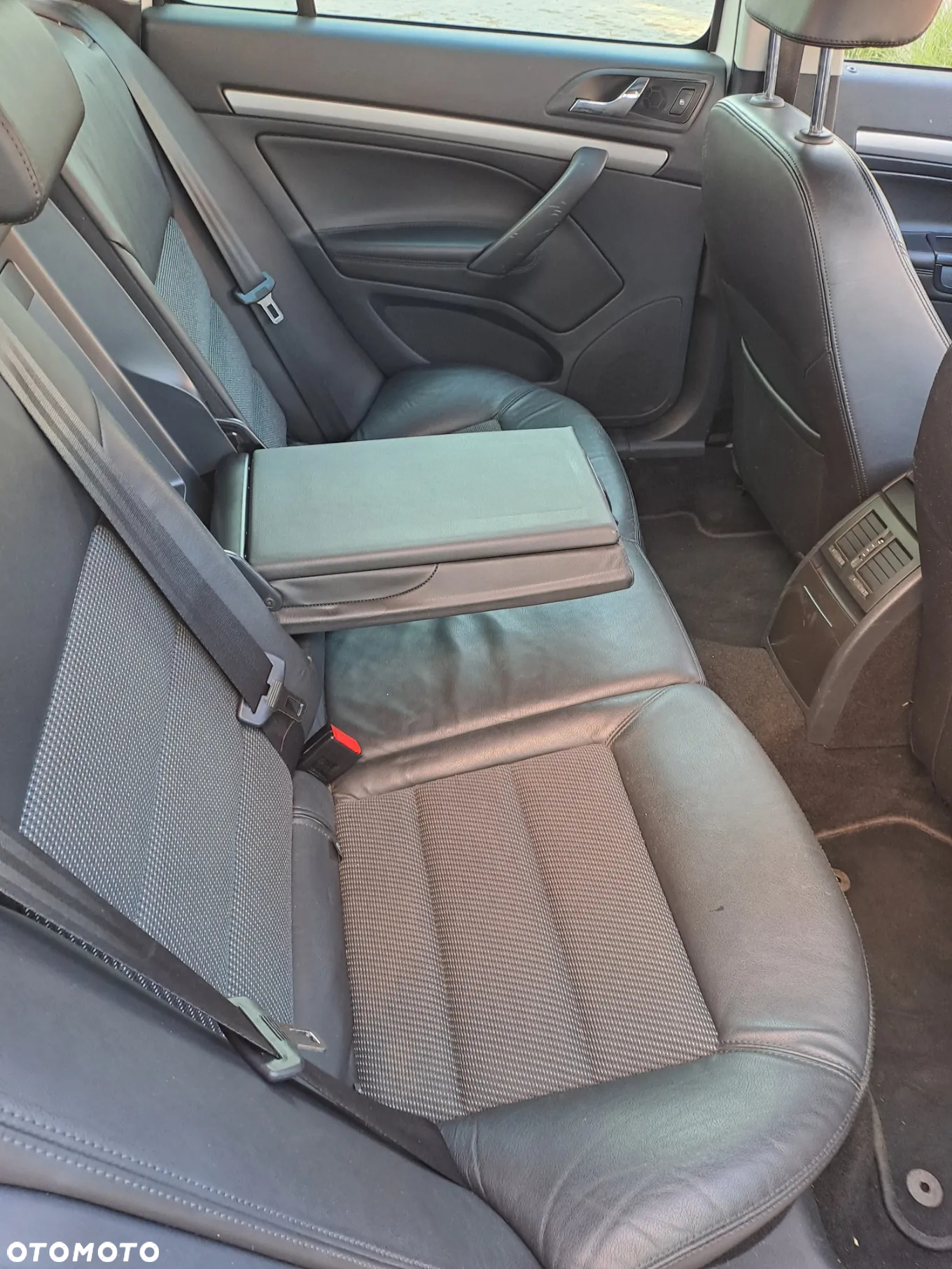 Skoda Octavia Combi 2.0 TDI Elegance - 5
